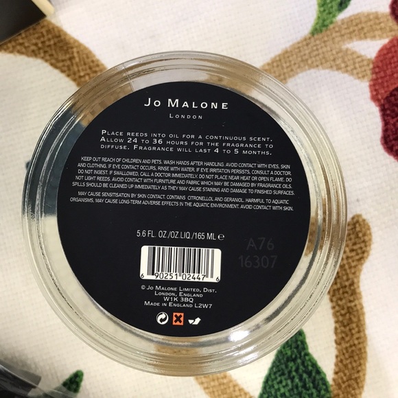 Jo Malone Red Roses Scent Surround Diffuser 5.6oz - Picture 3 of 3